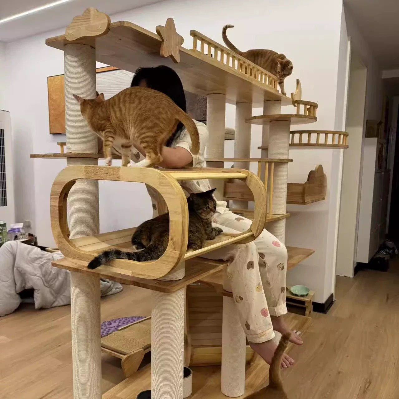 custom made：cat tree rubber wood +paint（ 1.75*1.8*0.6m）