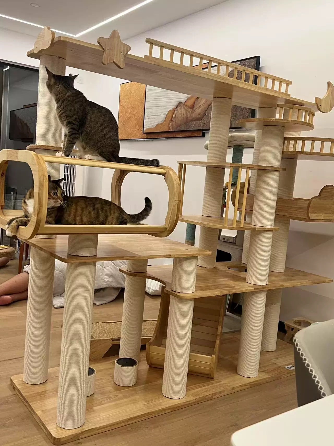 custom made：cat tree rubber wood +paint（ 1.75*1.8*0.6m）
