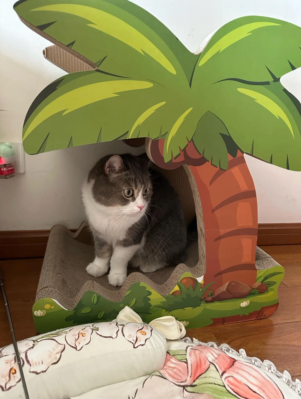 Coconut Tree cat scratcher 52.5*35*59.5cm